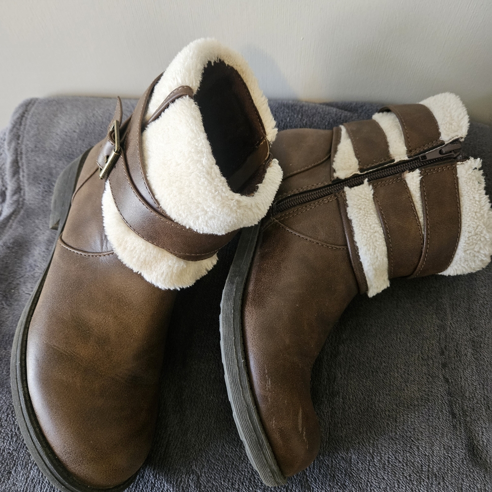 Rocket Dog Brown Faux-Shearling Ankle Boots - Picture 2 of 7